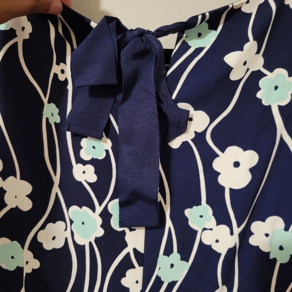 Talbots Blossom Blue Floral Pattern Shift Dress With Bell Sleeves. Size 12P. - Picture 7 of 9